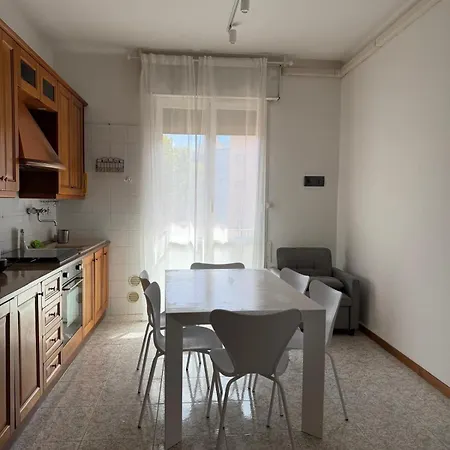 Grandcentral Your Gateway To Everywhere 4bedr2bath Appartement